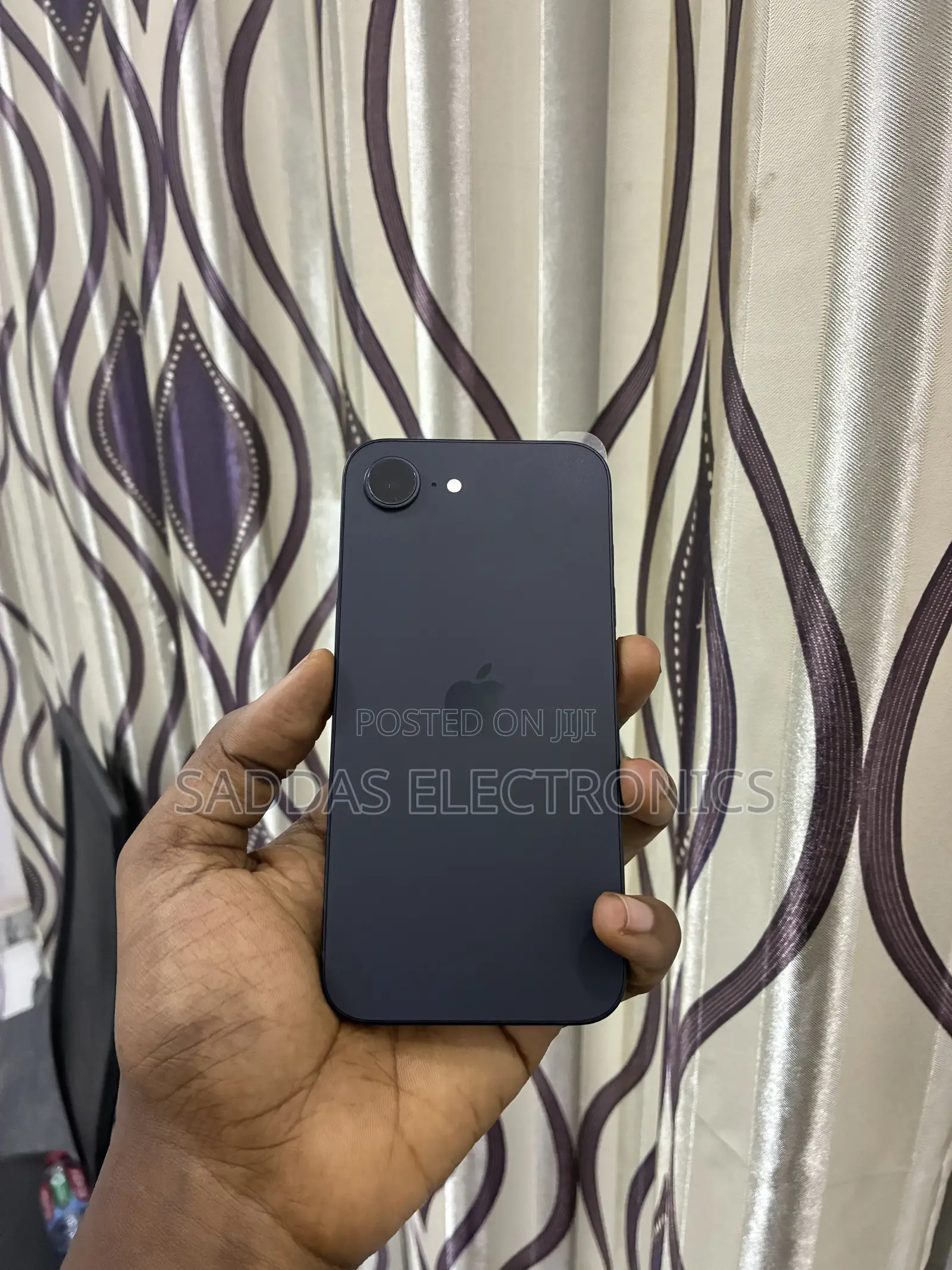 New Apple iPhone 16e 128 GB Black