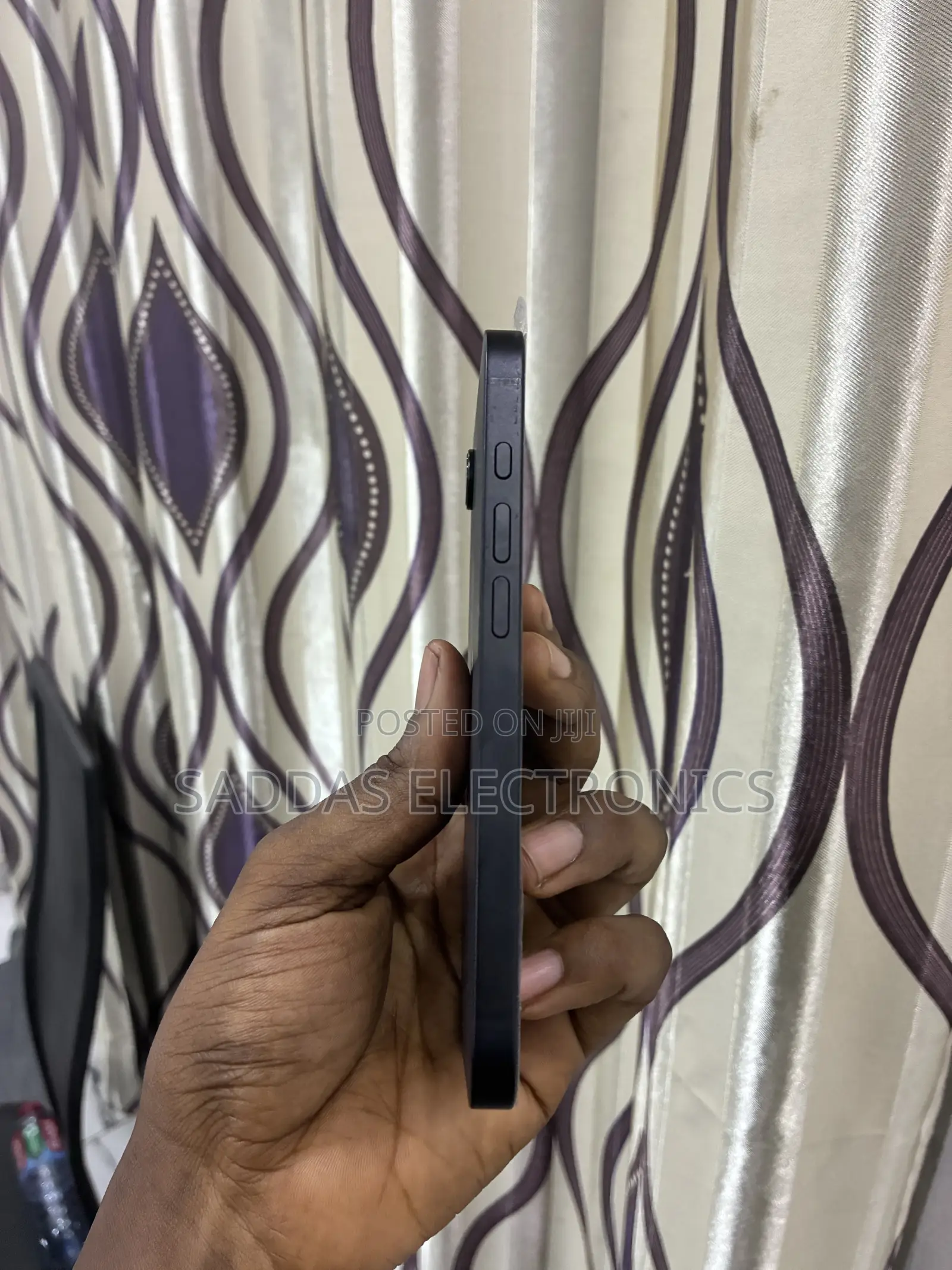 New Apple iPhone 16e 128 GB Black