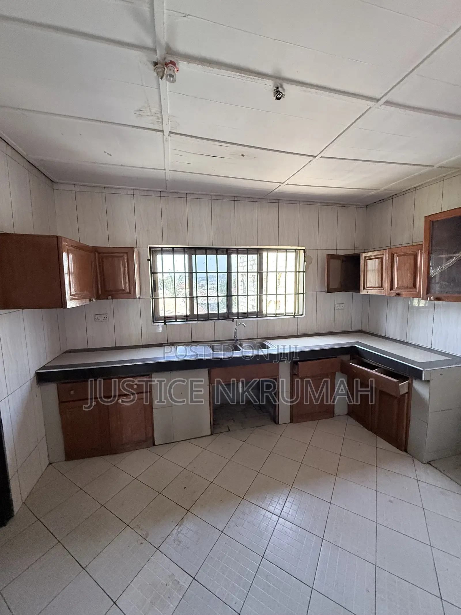 2bdrm Apartment in Mr Justice Estate, West Hills Mall Area for rent