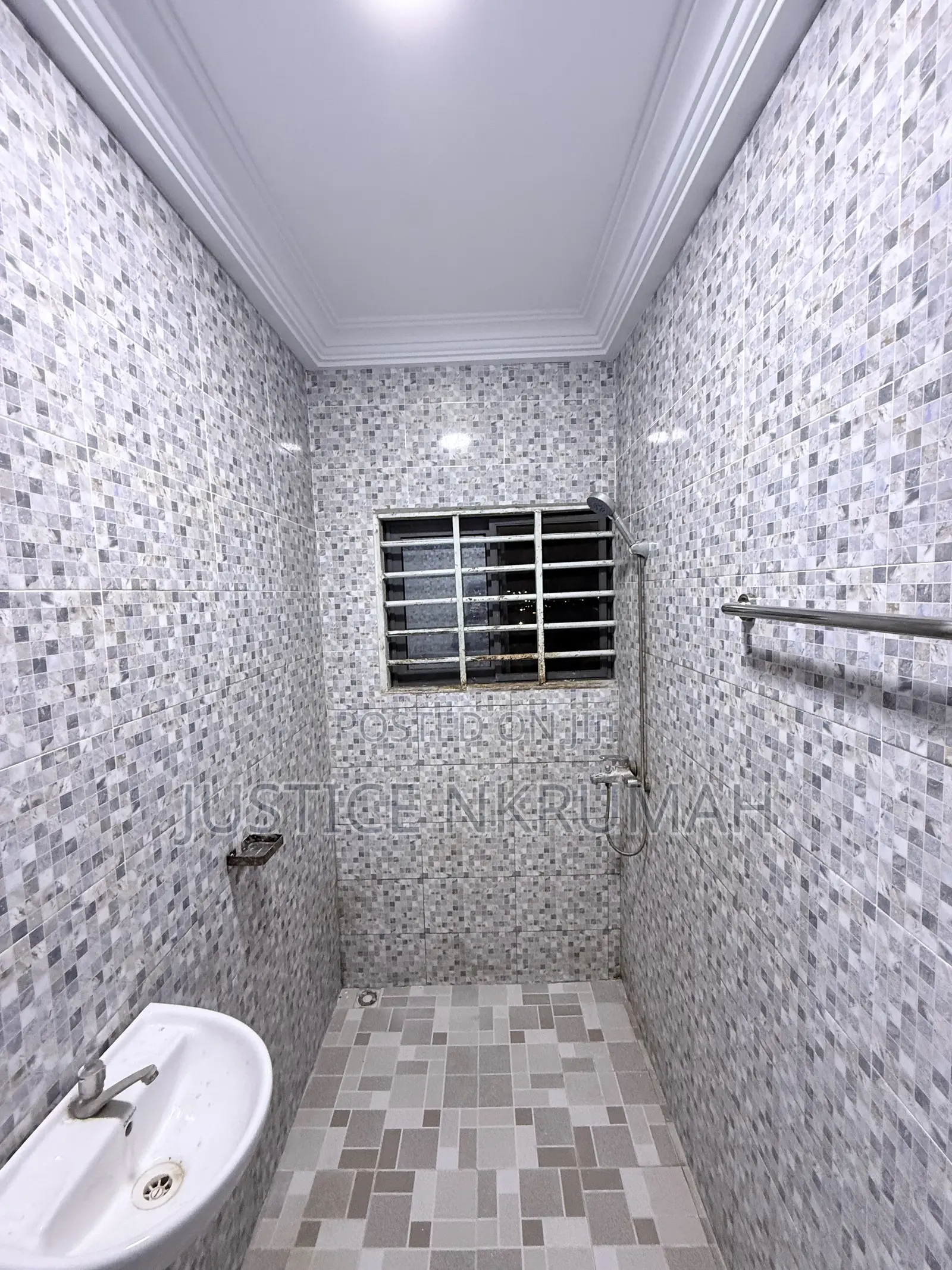 2bdrm Apartment in Mr Justice Estate, Bortiano for rent