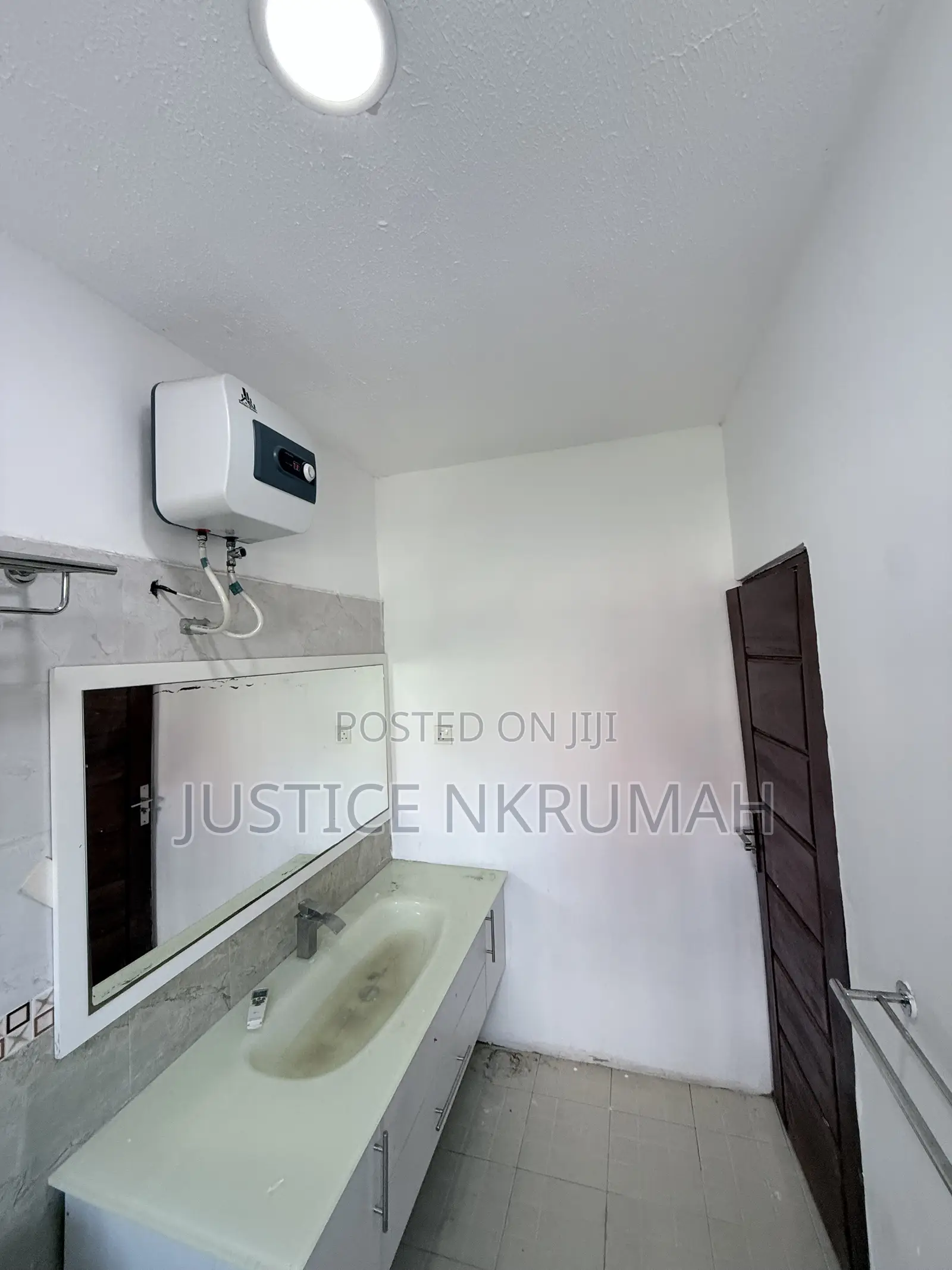 2bdrm Apartment in Mr Justice Estate, Dansoman for rent