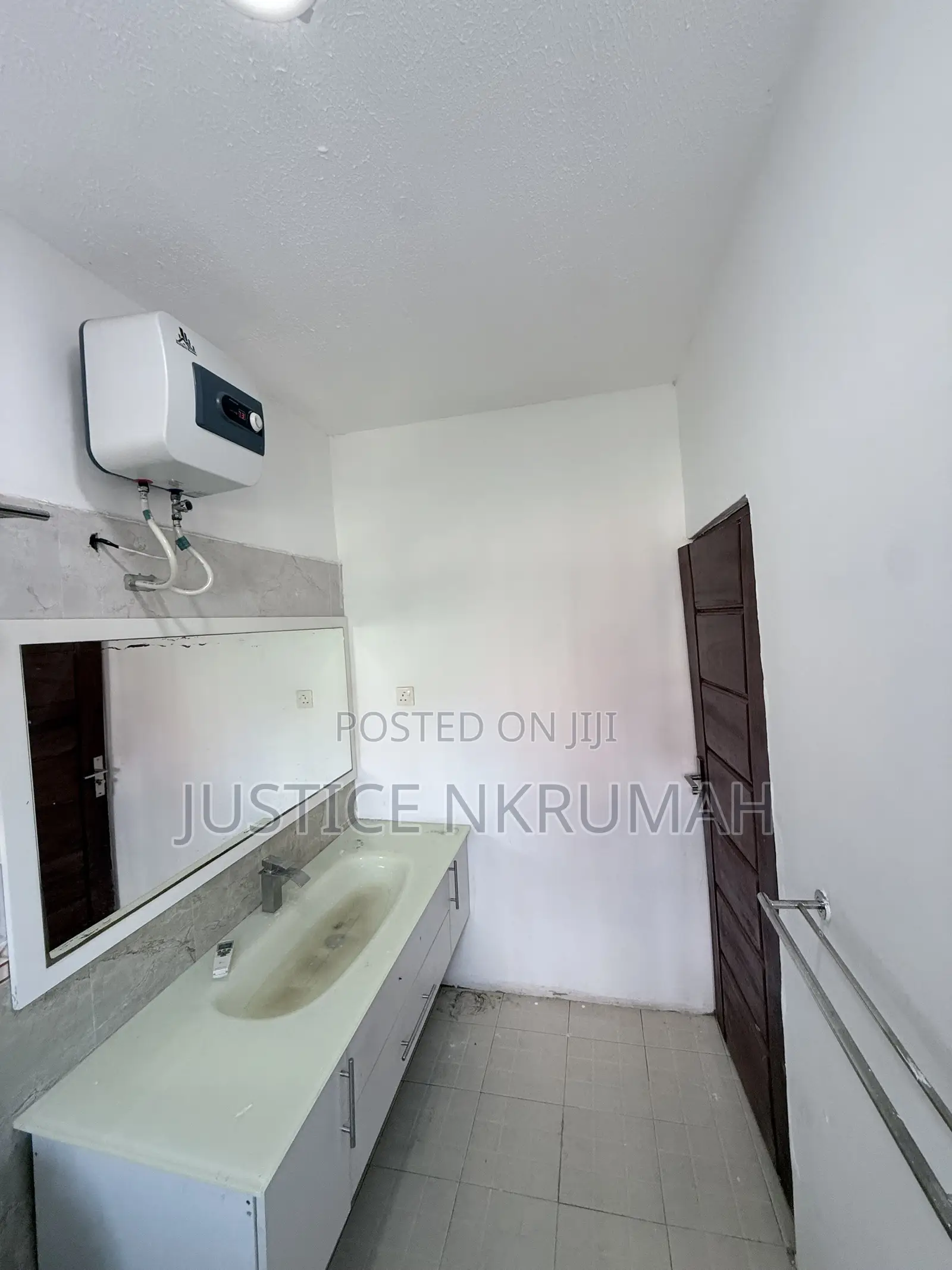 2bdrm Apartment in Mr Justice Estate, Dansoman for rent