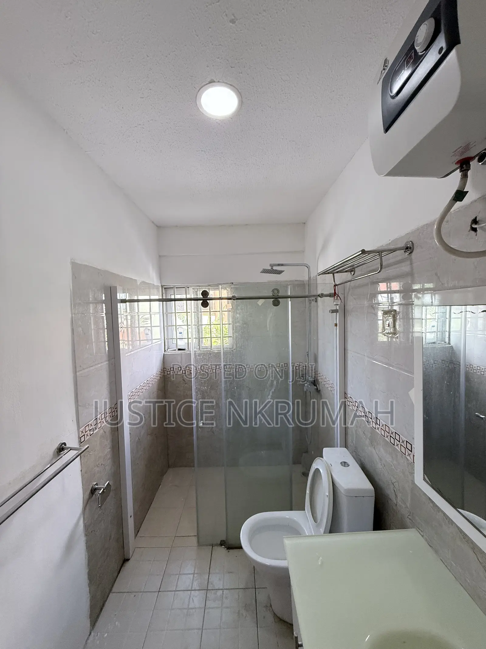 2bdrm Apartment in Mr Justice Estate, Dansoman for rent