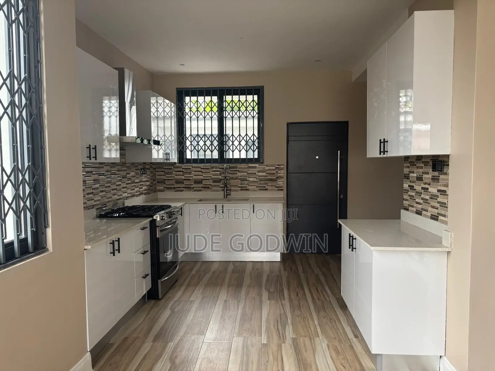 3bdrm Duplex in Borteyman Estate, Bawaleshie for rent