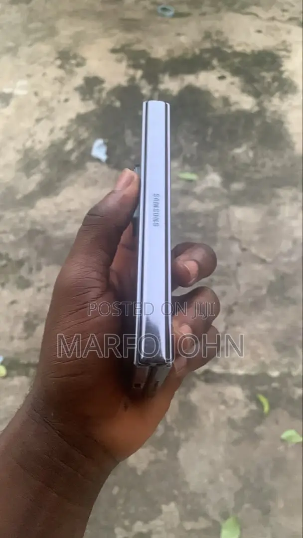 New Samsung Galaxy Z Fold4 1 TB Purple