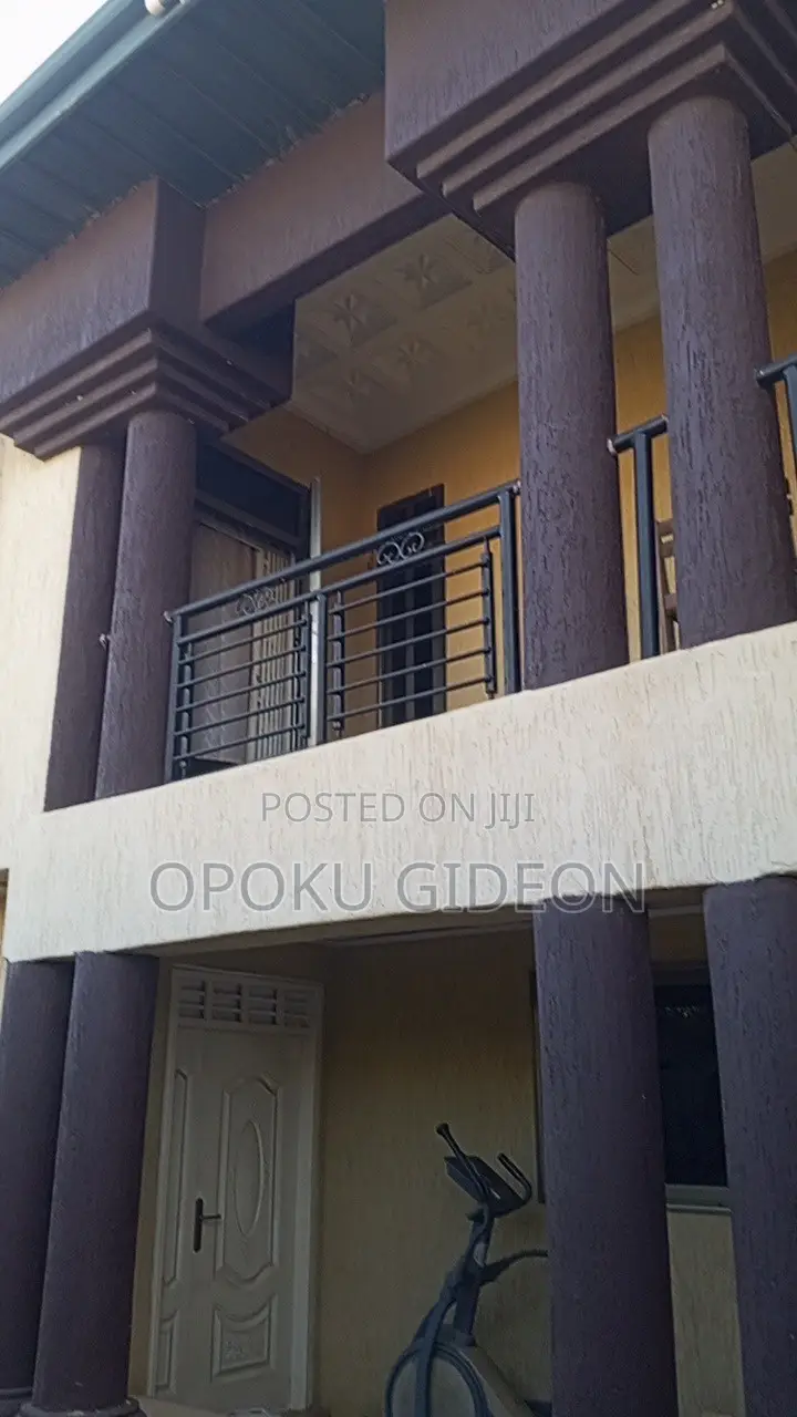 4bdrm House in Junction, Ablekuma for sale