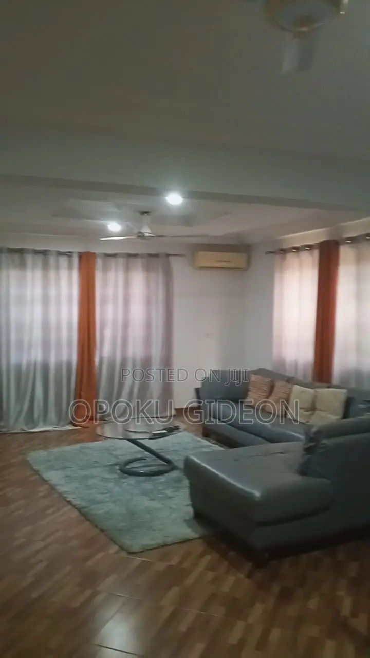 4bdrm House in Junction, Ablekuma for sale