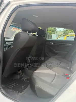 Honda Accord LX (1.5L 4cyl Turbo CVT) 2019 White