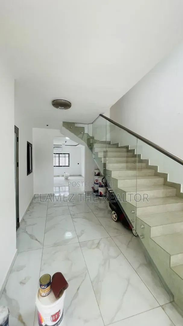 4bdrm Duplex in Canada Estate, Olebu for sale