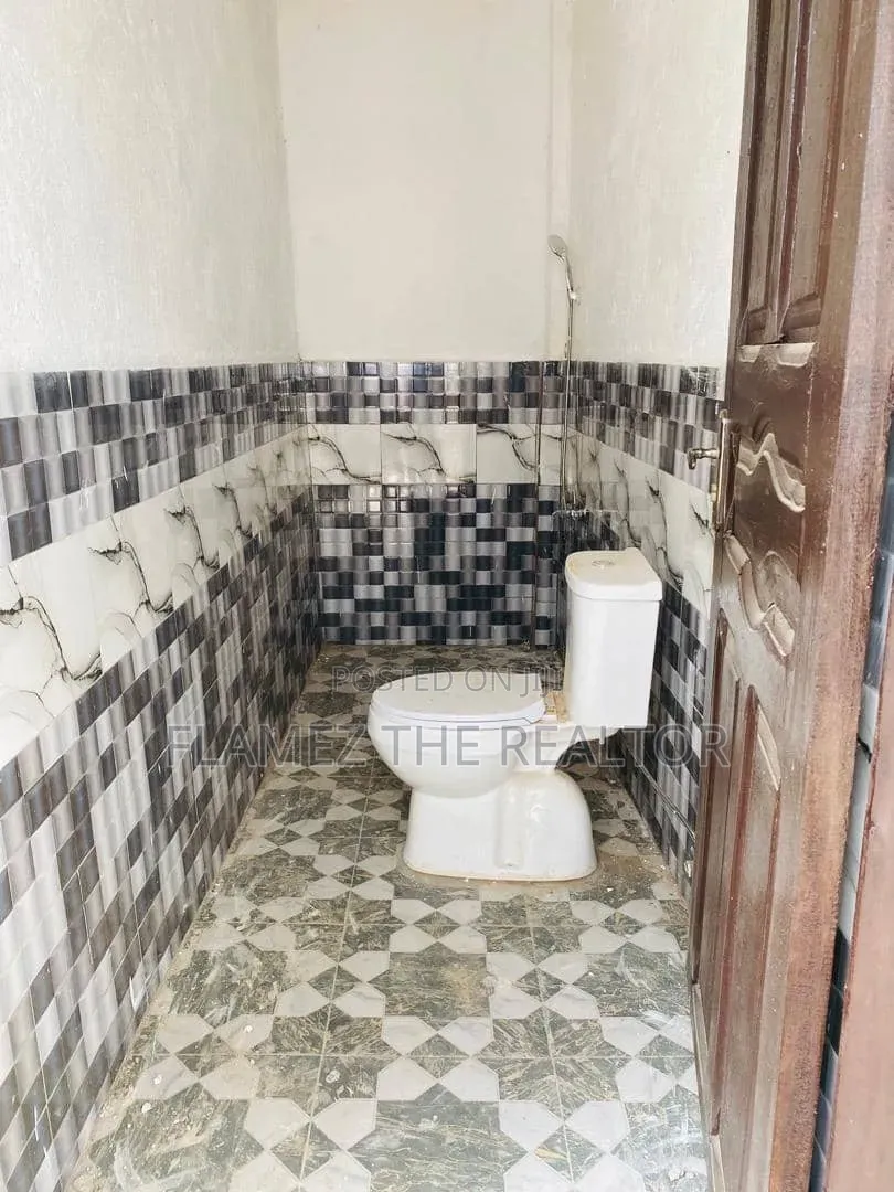 2bdrm Apartment in Sapeiman Side, Amasaman for rent