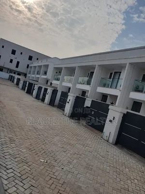 2bdrm Townhouse / Terrace in Nmai Dorn, Boundary Road Area for rent