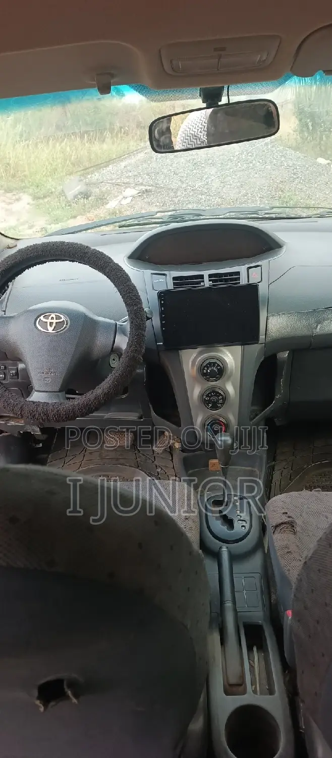 Toyota Vitz 1.0 FWD 5dr 2010 Blue