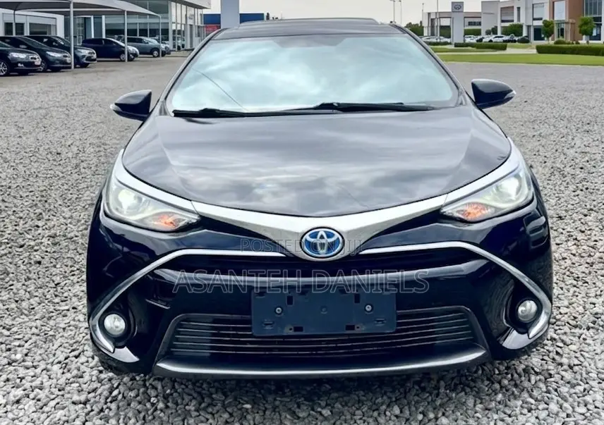 Toyota Corolla LE ECO w/Package 1 4dr Sedan (1.8L 4cyl CVT) 2017 Black
