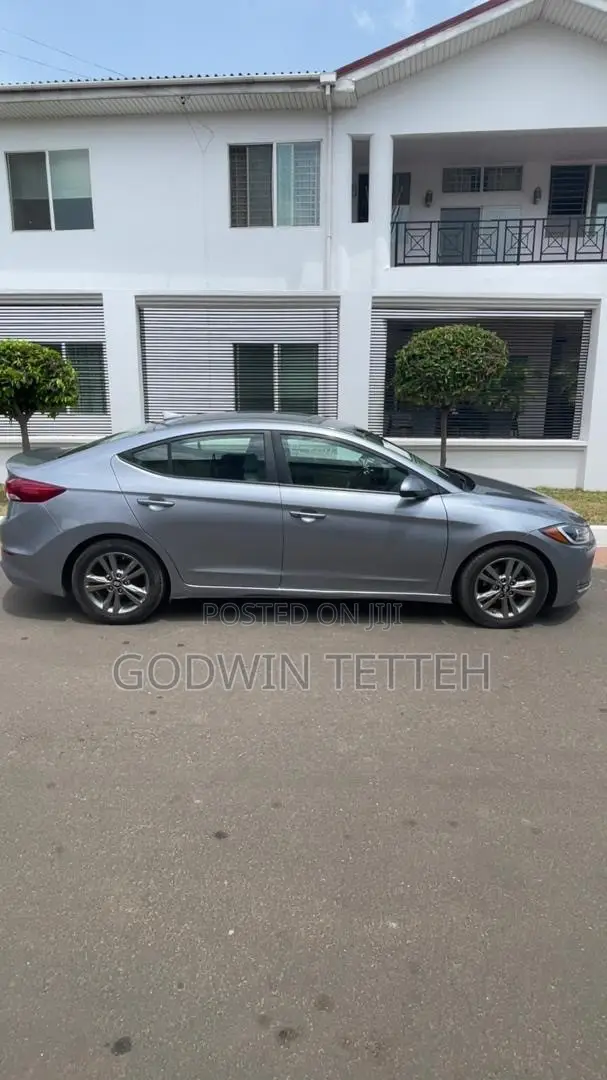 Hyundai Elantra Limited Sedan FWD (2.0L 4cyl 6A) 2017 Gray