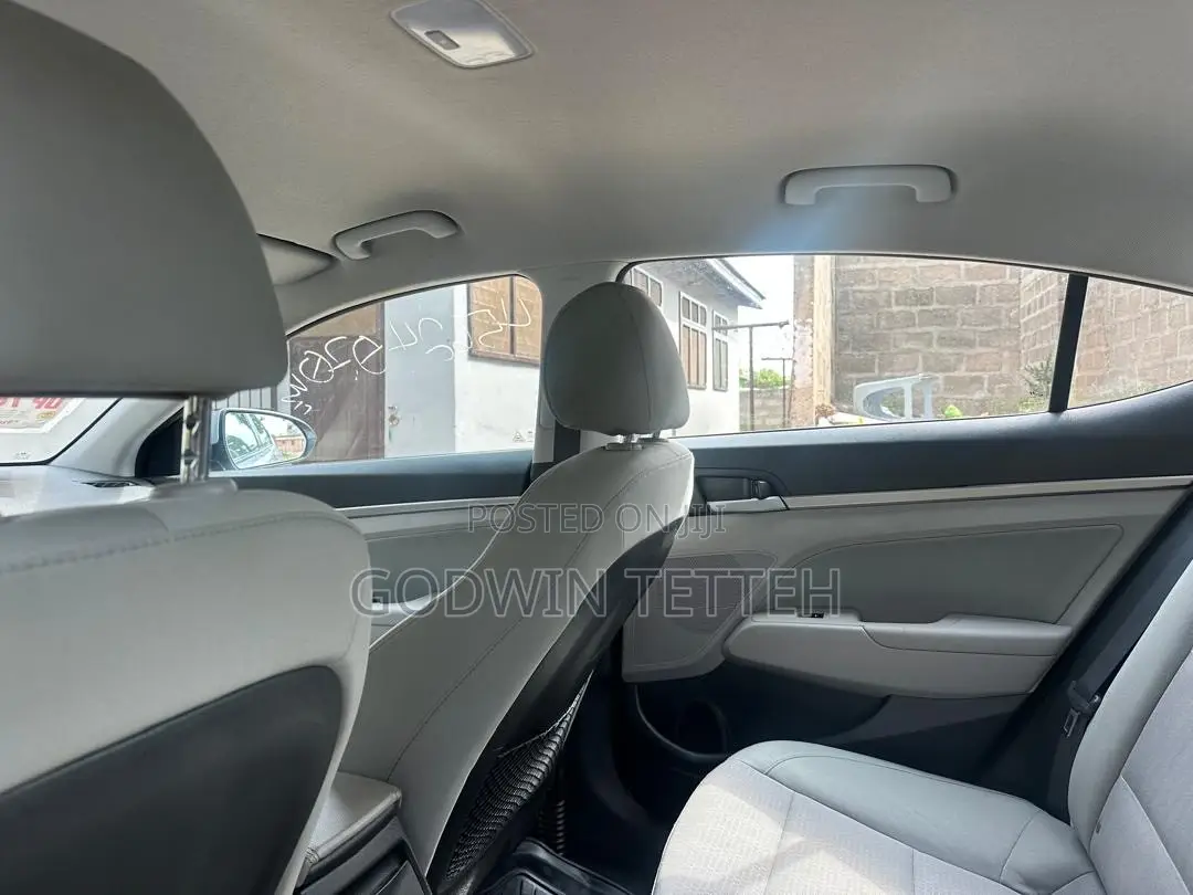 Hyundai Elantra Limited Sedan FWD (2.0L 4cyl 6A) 2017 Gray