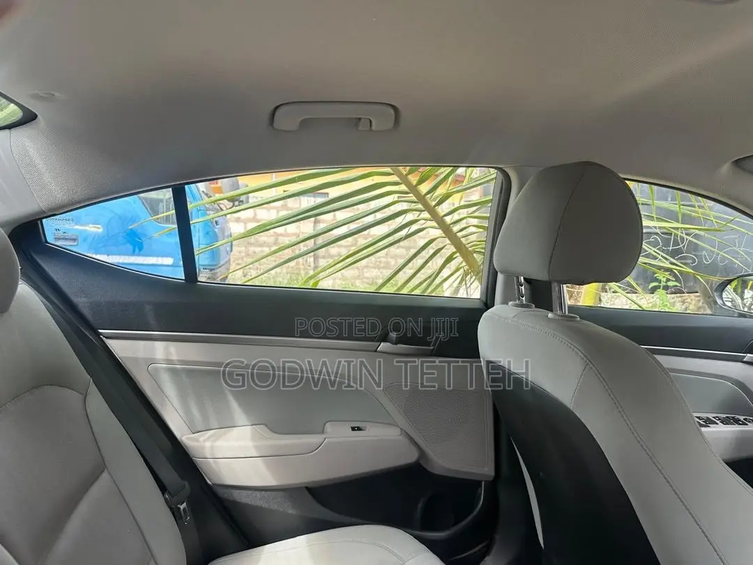 Hyundai Elantra Limited Sedan FWD (2.0L 4cyl 6A) 2017 Gray
