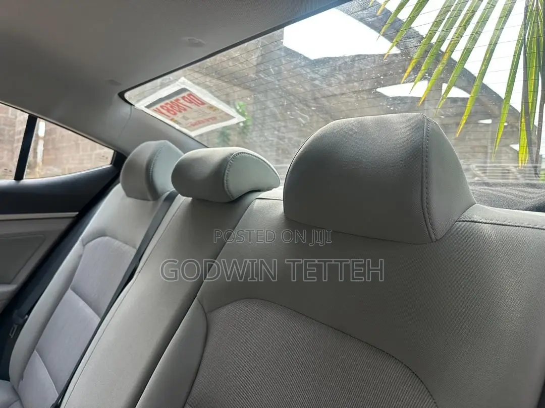 Hyundai Elantra Limited Sedan FWD (2.0L 4cyl 6A) 2017 Gray