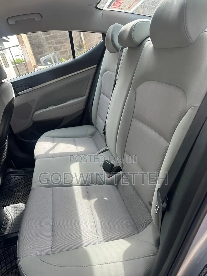 Hyundai Elantra Limited Sedan FWD (2.0L 4cyl 6A) 2017 Gray