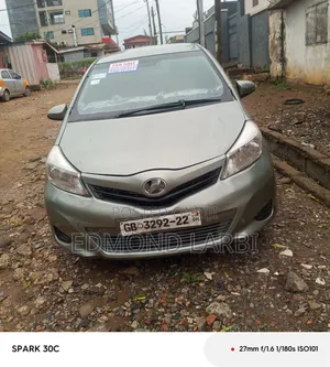 Toyota Vitz 2012 Green