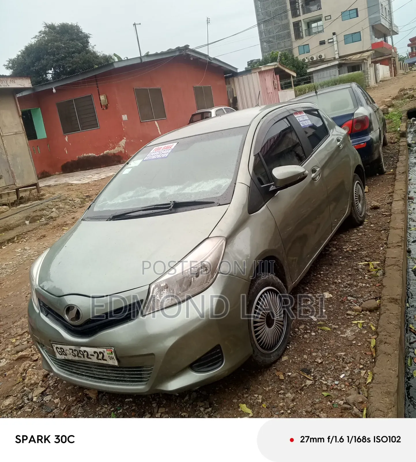 Toyota Vitz 2012 Green