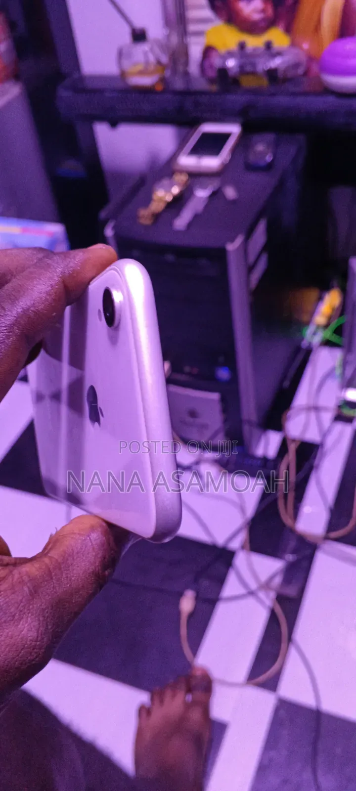 Apple iPhone XR 64 GB White