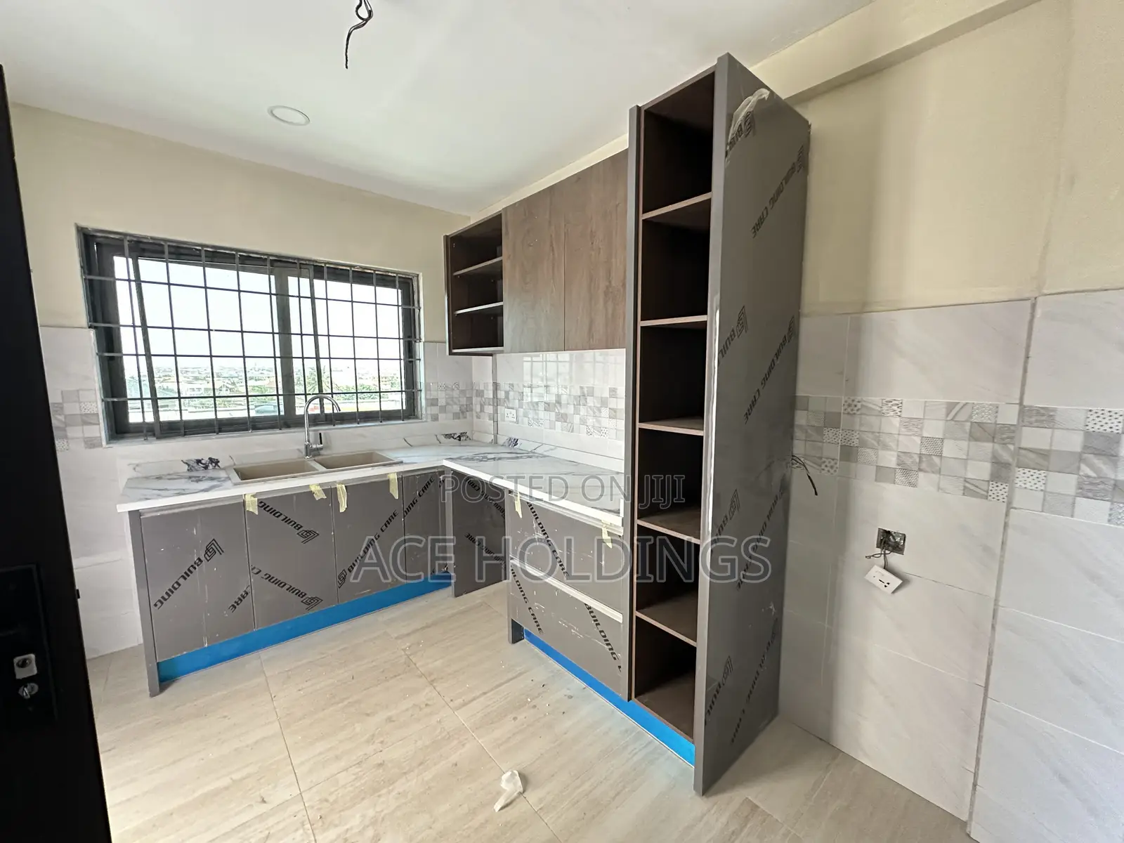 3bdrm Apartment in Ashaley Botwe, School Junction for rent