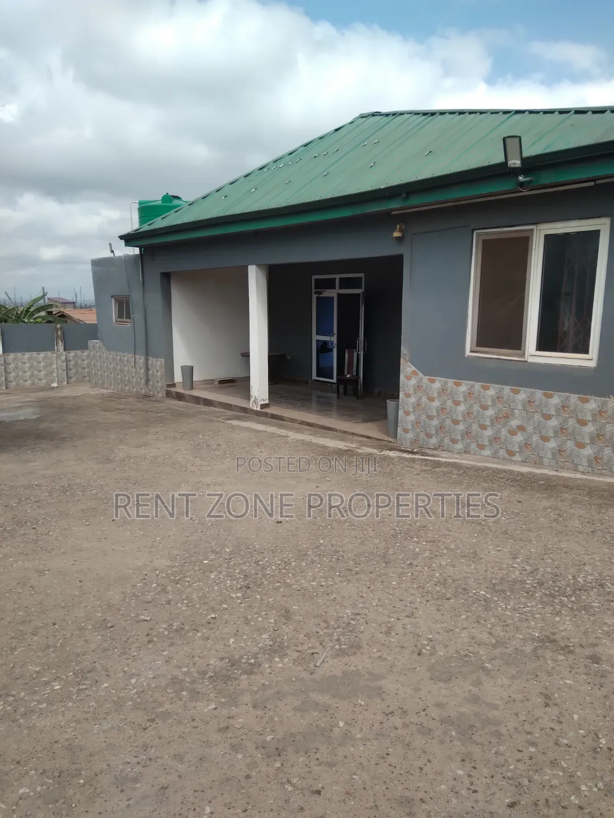 4bdrm Apartment in Ofankor for rent