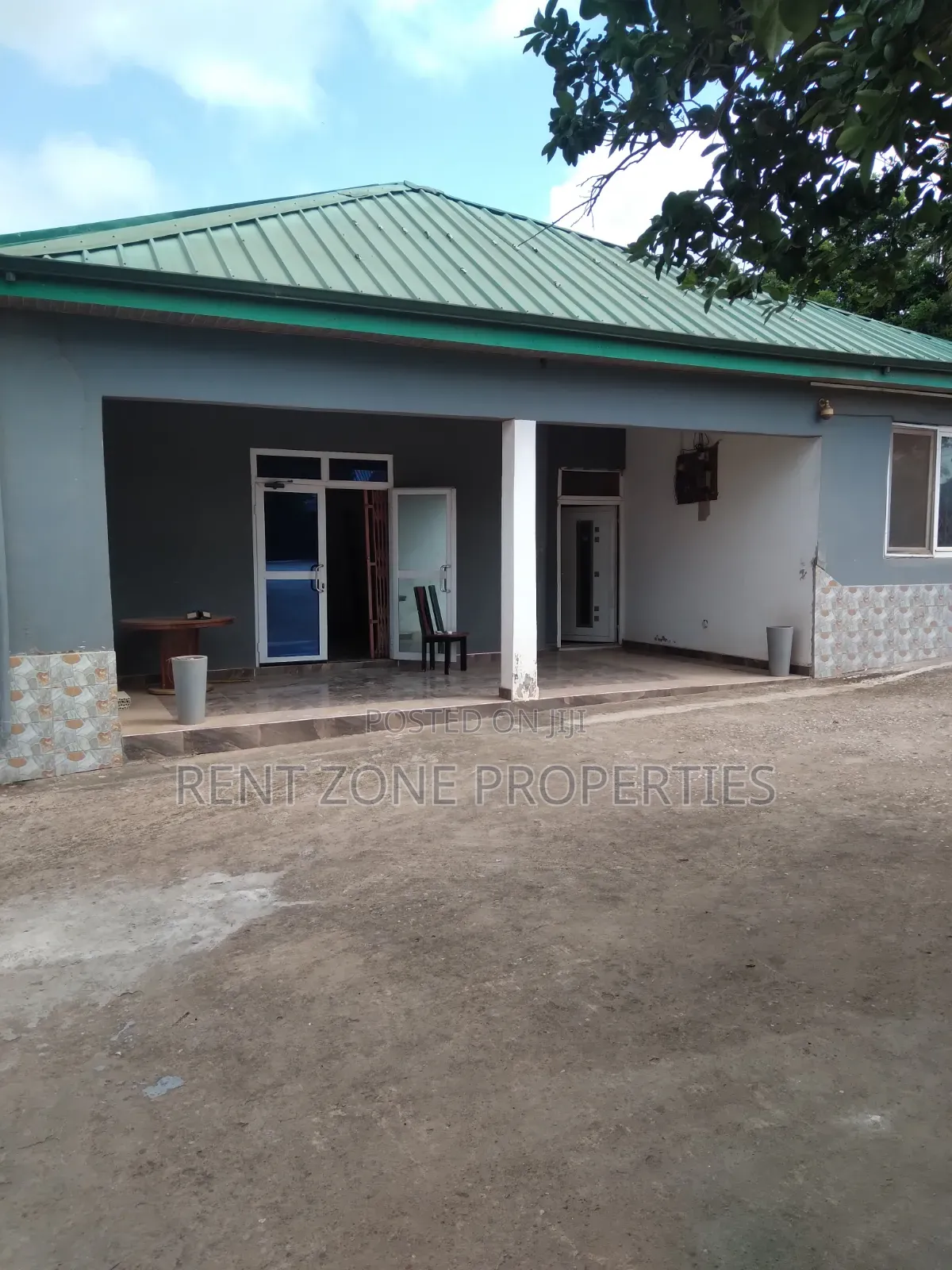 4bdrm Apartment in Ofankor for rent