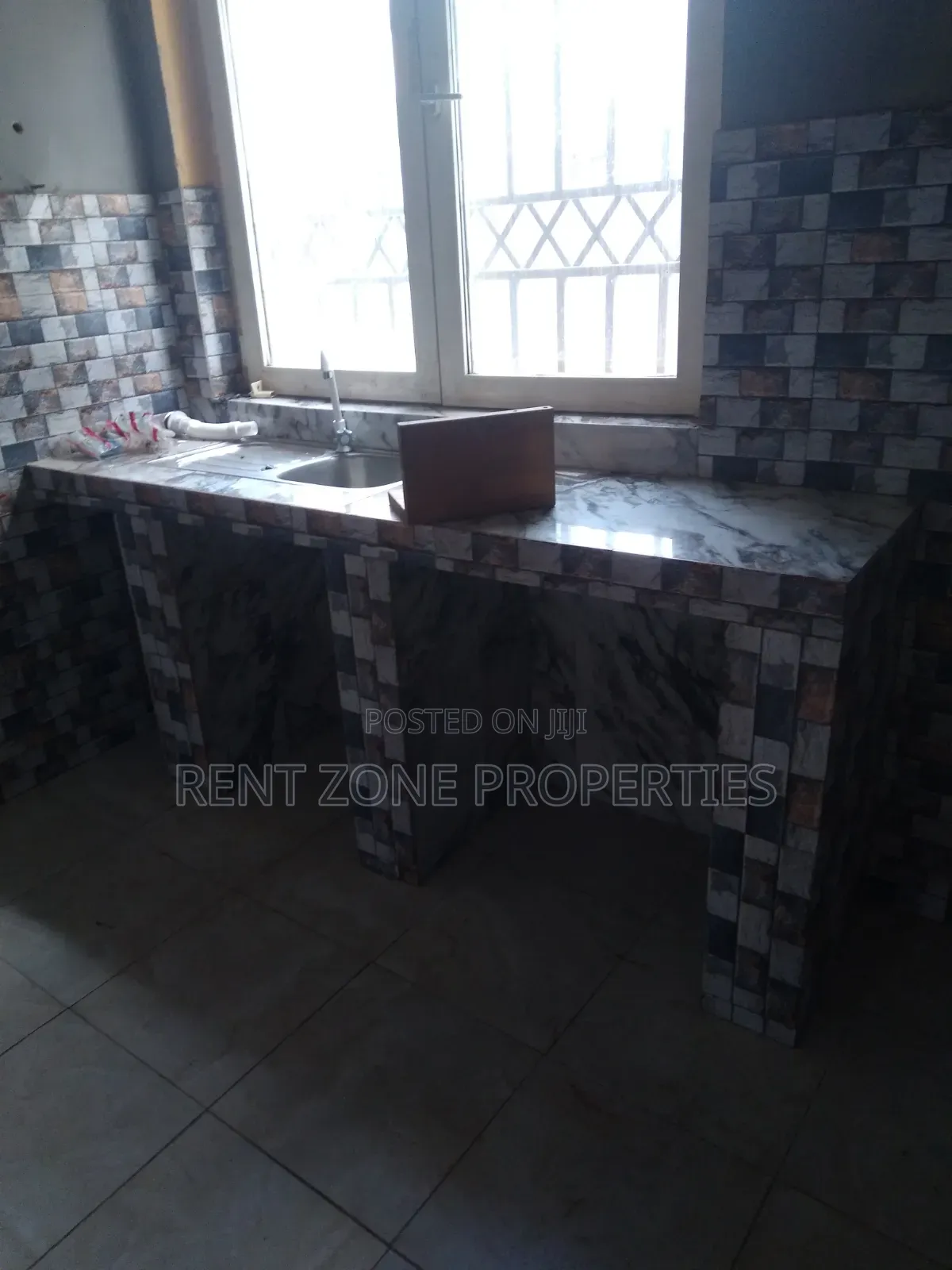 4bdrm Apartment in Ofankor for rent