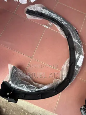 Mazda CX5 2014 to 2016 Fender Moulding Front Pair.
