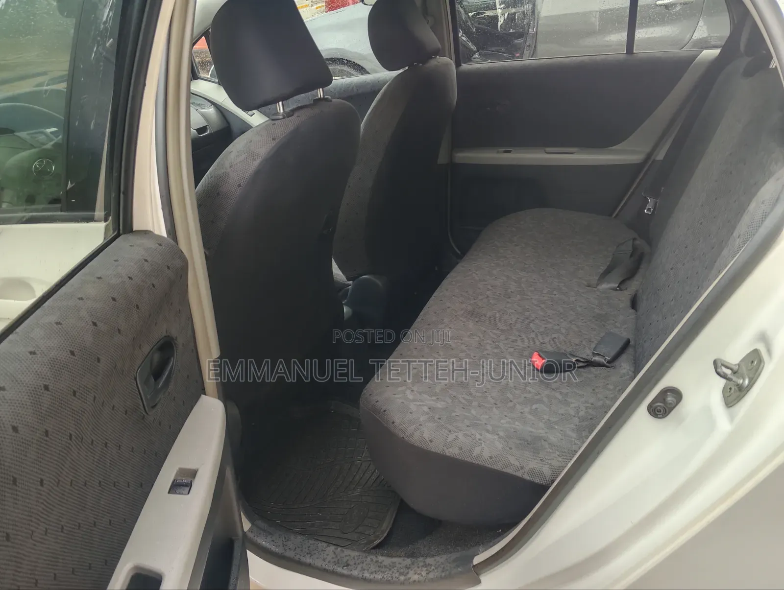 Toyota Vitz 1.3 FWD 3dr 2010 White