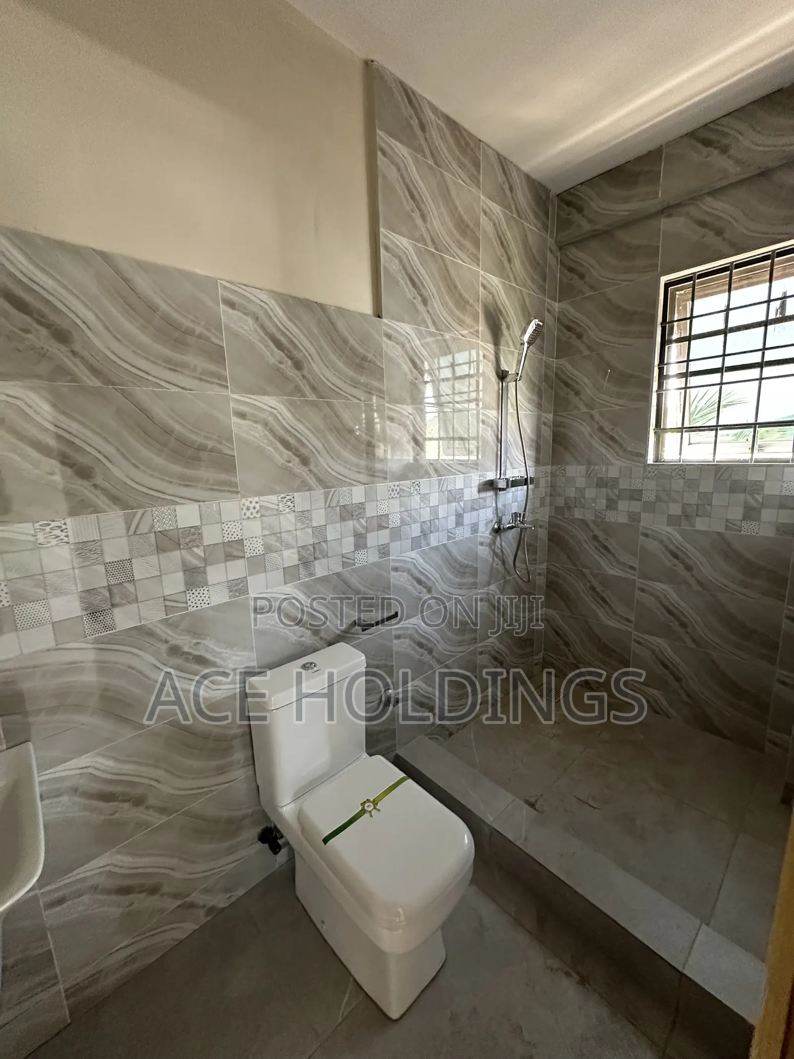 2bdrm Apartment in Ashaley Botwe, School Junction for rent