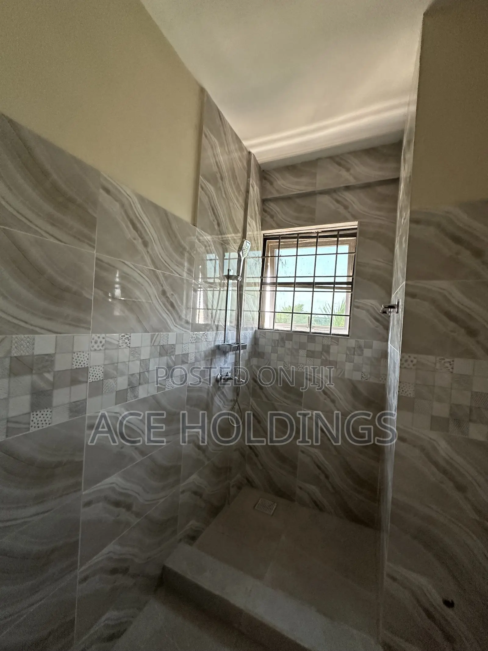 2bdrm Apartment in Ashaley Botwe, School Junction for rent