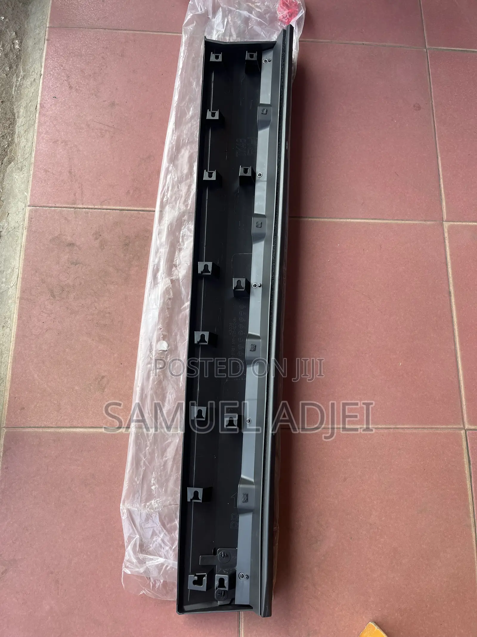Mazda CX9 Door Moulding Front.