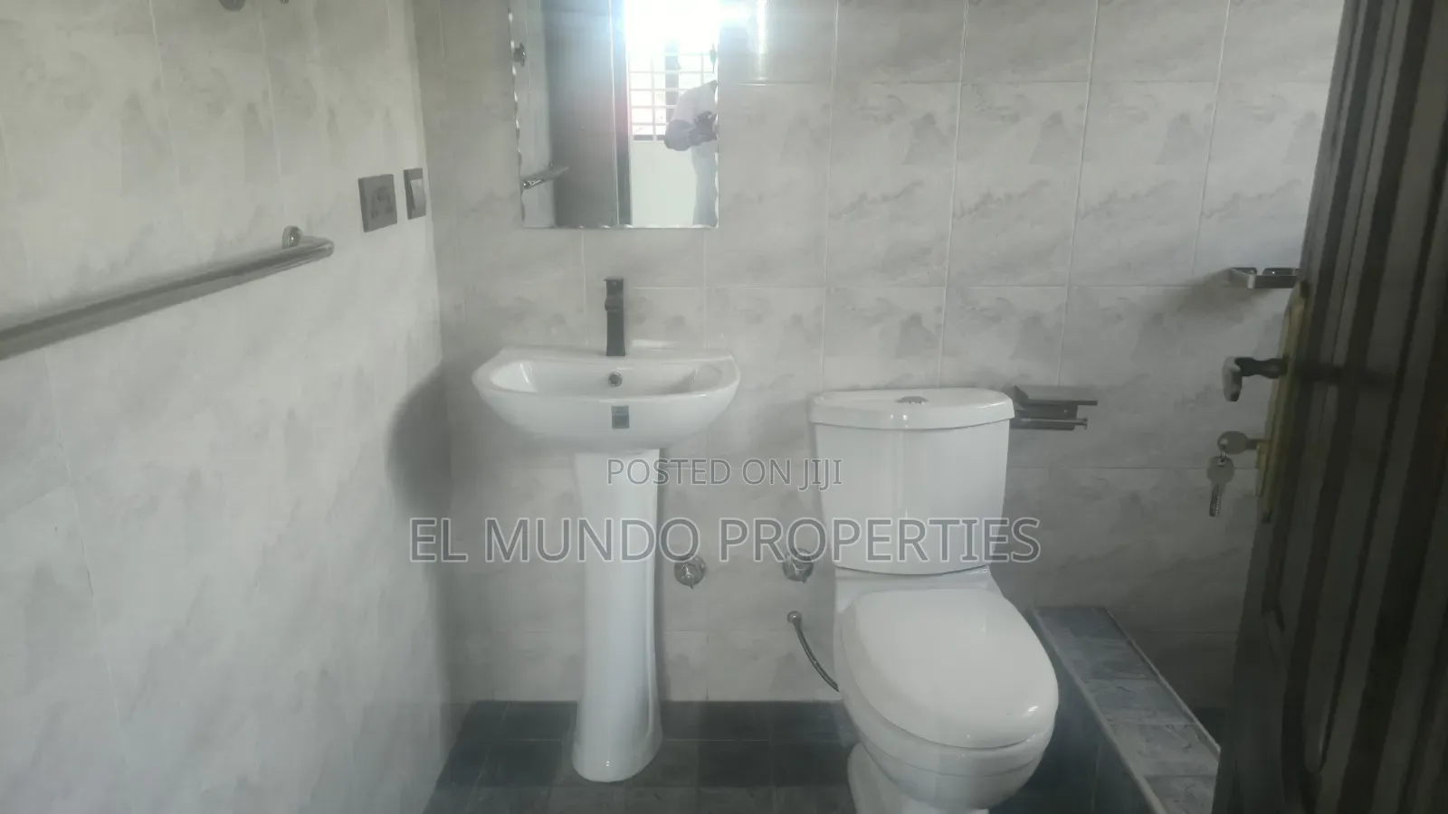 2bdrm Apartment in Atwima Techiman, Kumasi Metropolitan for rent
