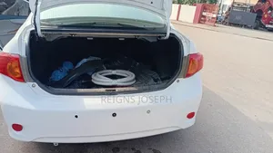 Toyota Corolla L 4-Speed Automatic 2013 White
