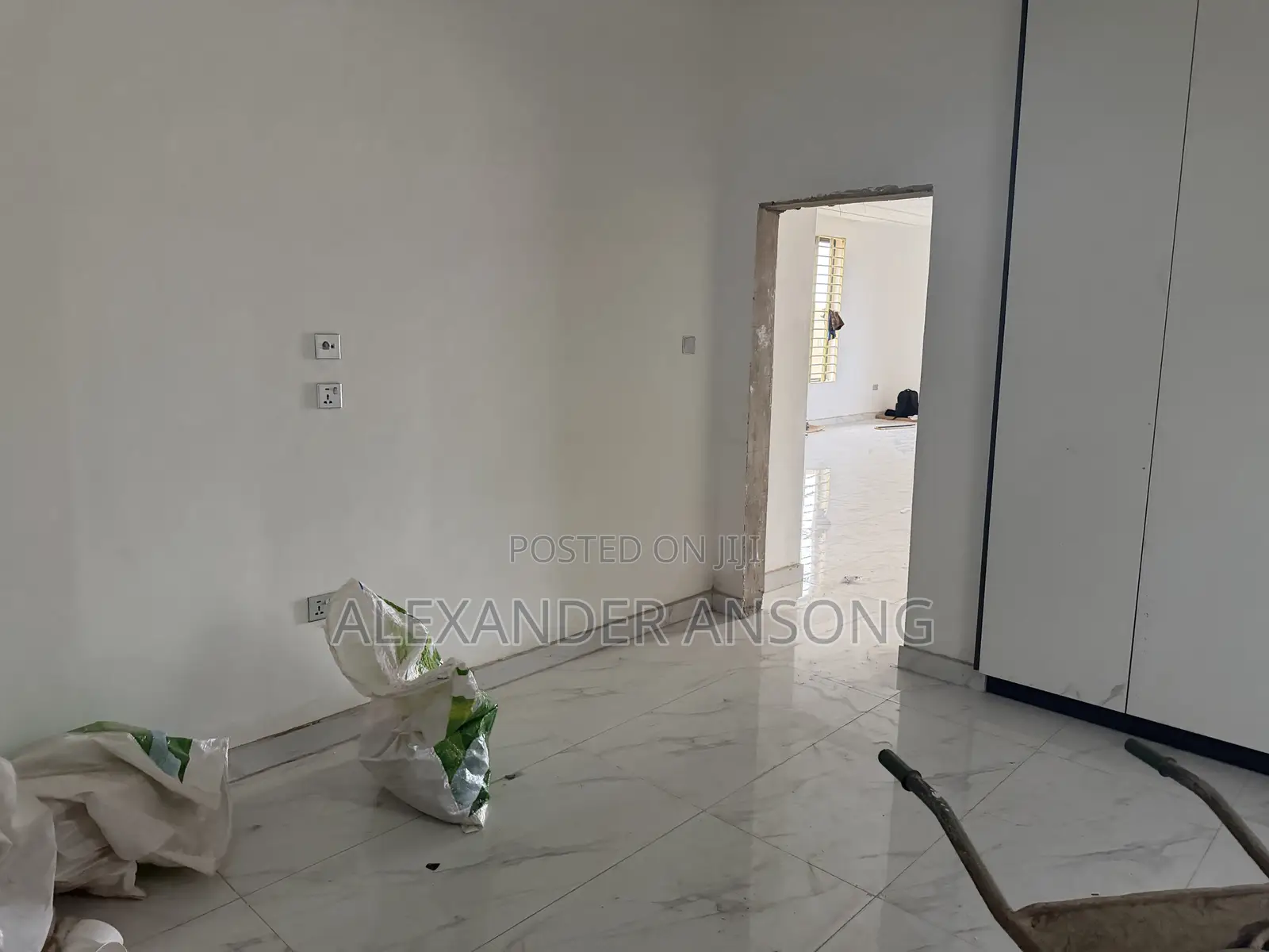 5bdrm House in Lakeside for sale