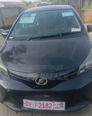 Toyota Vitz 1.3 FWD 5dr 2016 Black