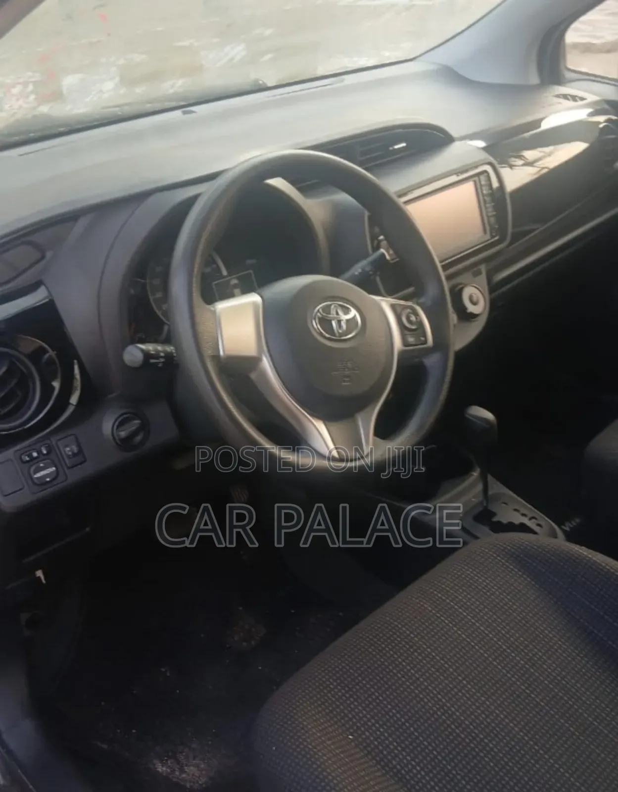Toyota Vitz 1.3 FWD 5dr 2016 Black