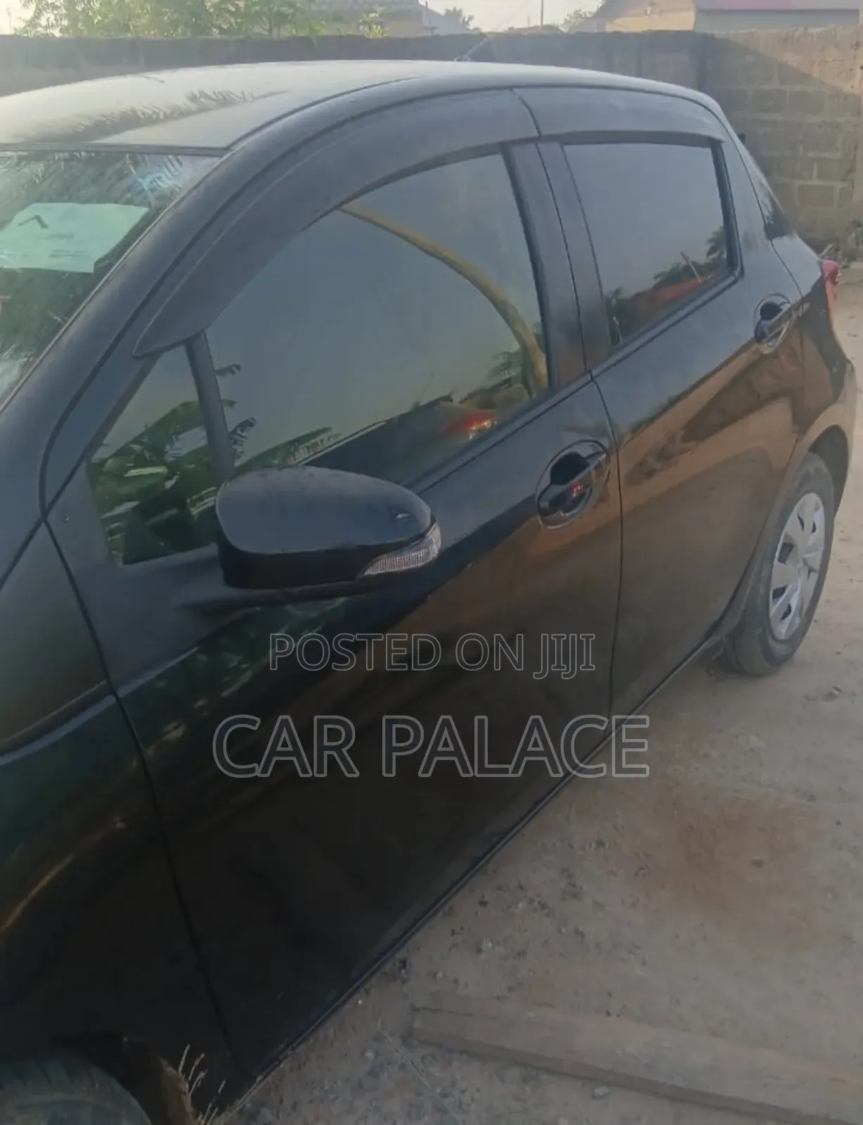 Toyota Vitz 1.3 FWD 5dr 2016 Black