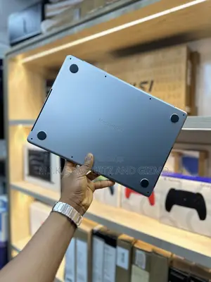 Laptop Apple MacBook Pro 2024 M3 8GB Apple M3 SSD 512GB