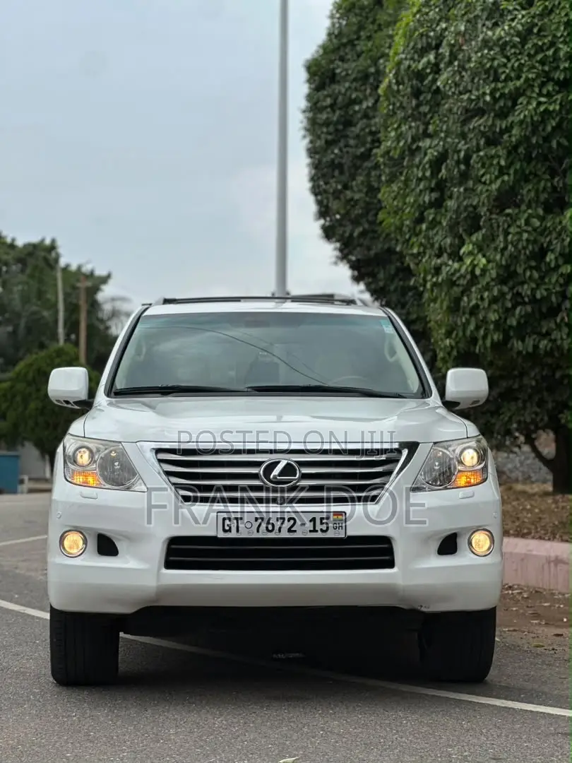 Lexus LX 570 2011 White