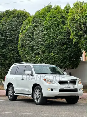 Lexus LX 570 2011 White