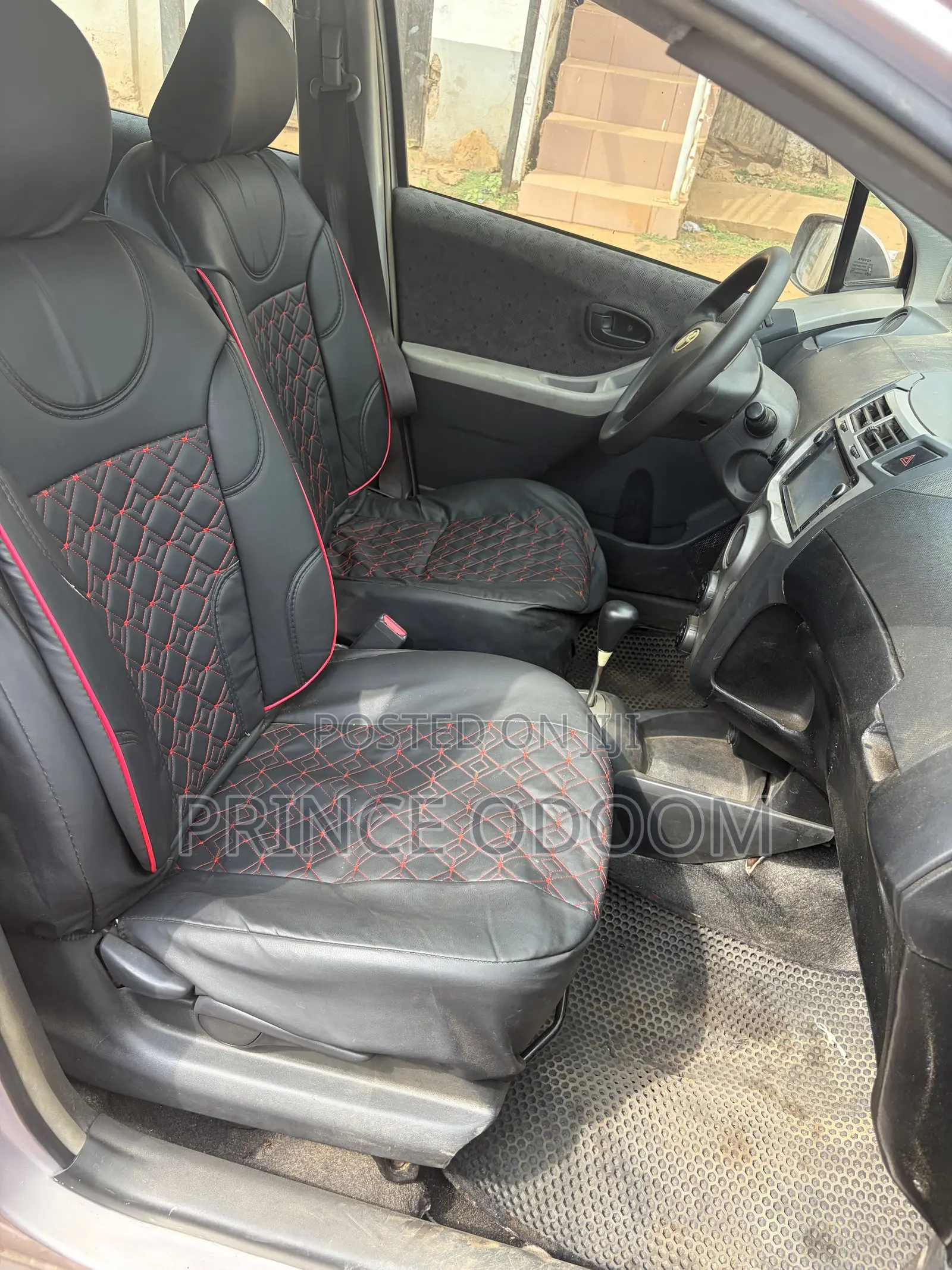 Toyota Vitz 2013 Silver