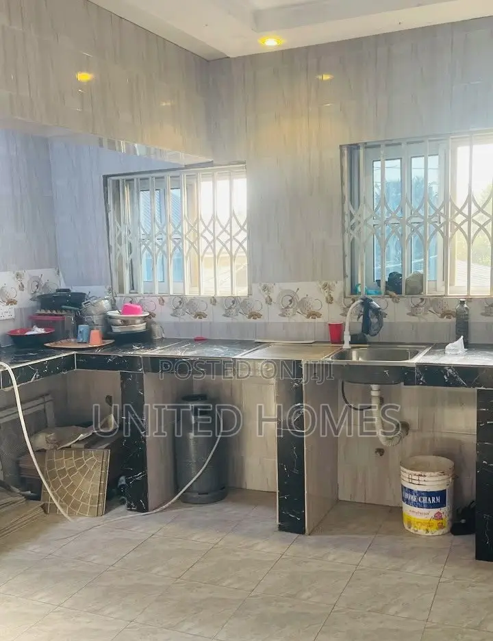 3bdrm Apartment in Sowutwuom for rent