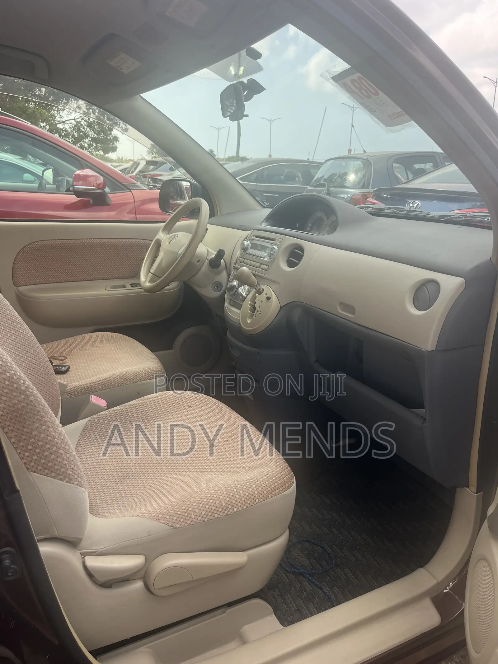 Toyota Sienta 2011 Burgundy