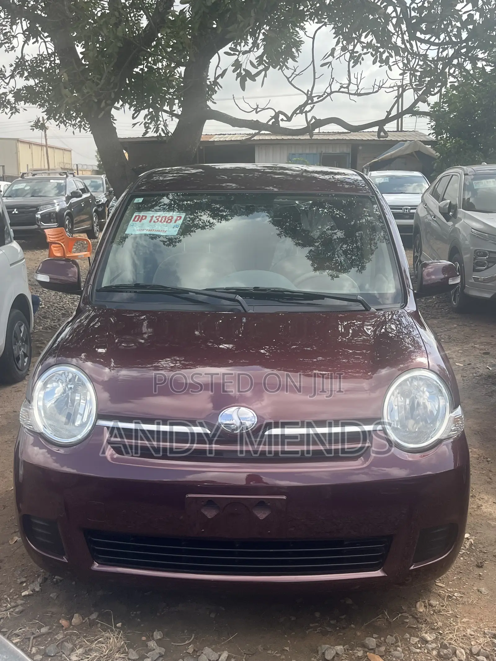 Toyota Sienta 2011 Burgundy