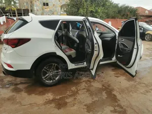 Hyundai Santa Fe 2017 White