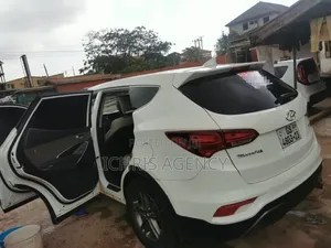Hyundai Santa Fe 2017 White