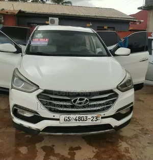 Hyundai Santa Fe 2017 White